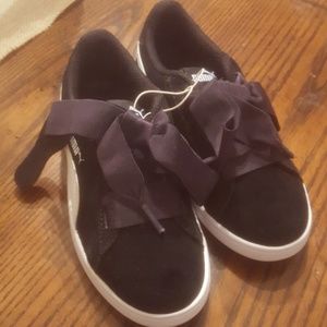 Never worn! New! Puma suede sneakers